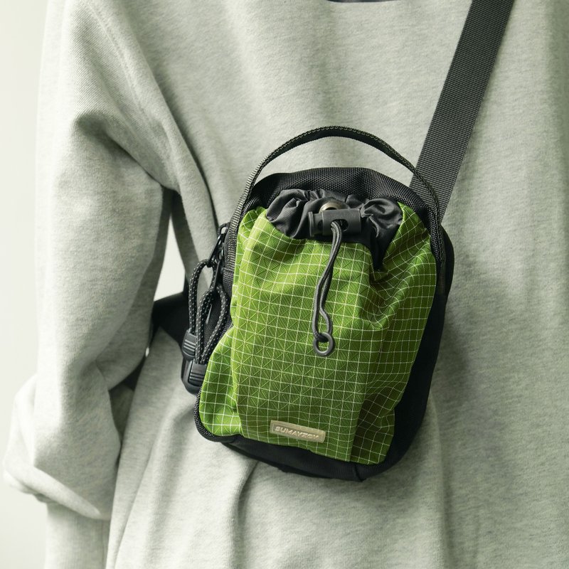 日系工装风 防泼水牛津面料 户外手机包 斜挎包侧背包 綠格紋 - 侧背包/斜挎包 - 其他人造纤维 绿色