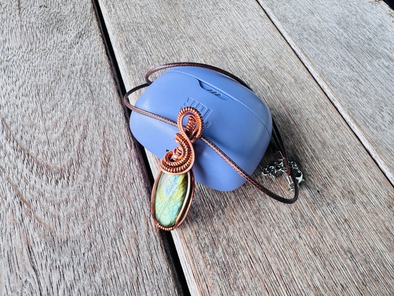 20251118 wire wrapping 拉长石 铜线 绕线 吊堕 - 项链 - 铜/黄铜 绿色