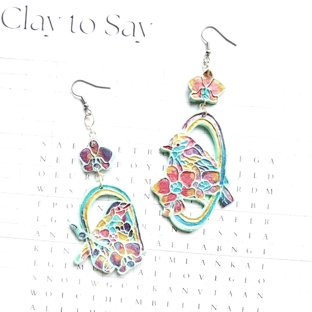 Trust in You - Bird couple with orchid flower polymer clay earrings - 耳环/耳夹 - 粘土 多色