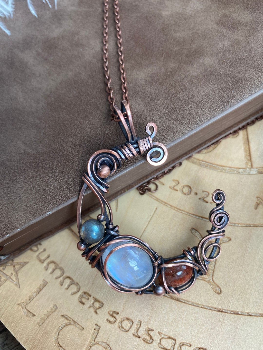 WW141 全手工编织 绕铜线 复古做旧 wire wrap 月光石太阳石吊咀 - 项链 - 铜/黄铜 咖啡色