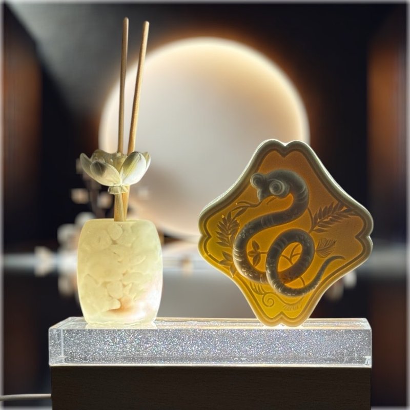 净念开运水晶平安灯座系列 白水晶 蛇来运转 艺术灯饰 赠5ML精油 - 灯具/灯饰 - 树脂 白色