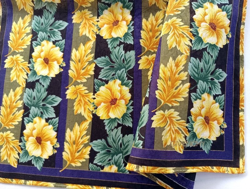 Givenchy 古着手帕 黄色花卉印花 19 x 18.5 英寸 送礼之选 - 手帕/方巾 - 棉 黄色