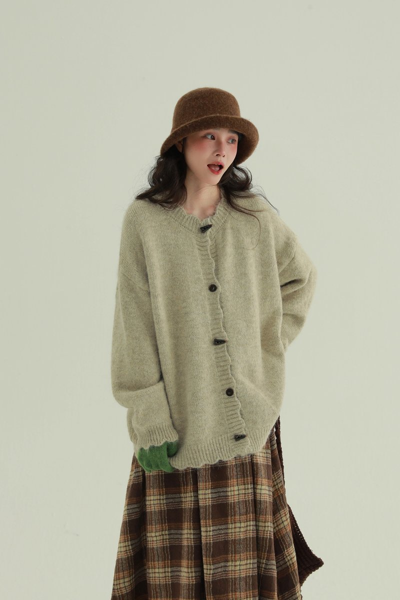 4顏色 柔絨 牛角扣花邊毛衣 溫柔甜美慵懶風針織百搭保暖開衫 - 女装针织衫/毛衣 - 聚酯纤维 卡其色