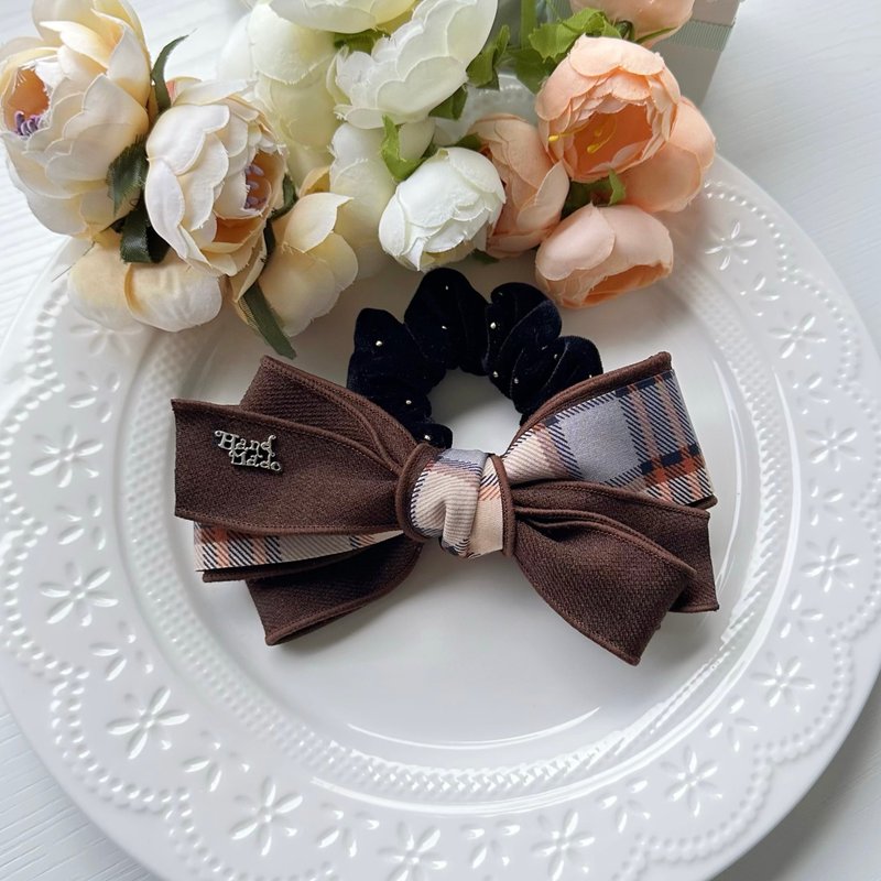 烫金点点格纹蝴蝶结绒布发圈大肠圈-深咖啡色 - 发饰 - 其他材质 咖啡色