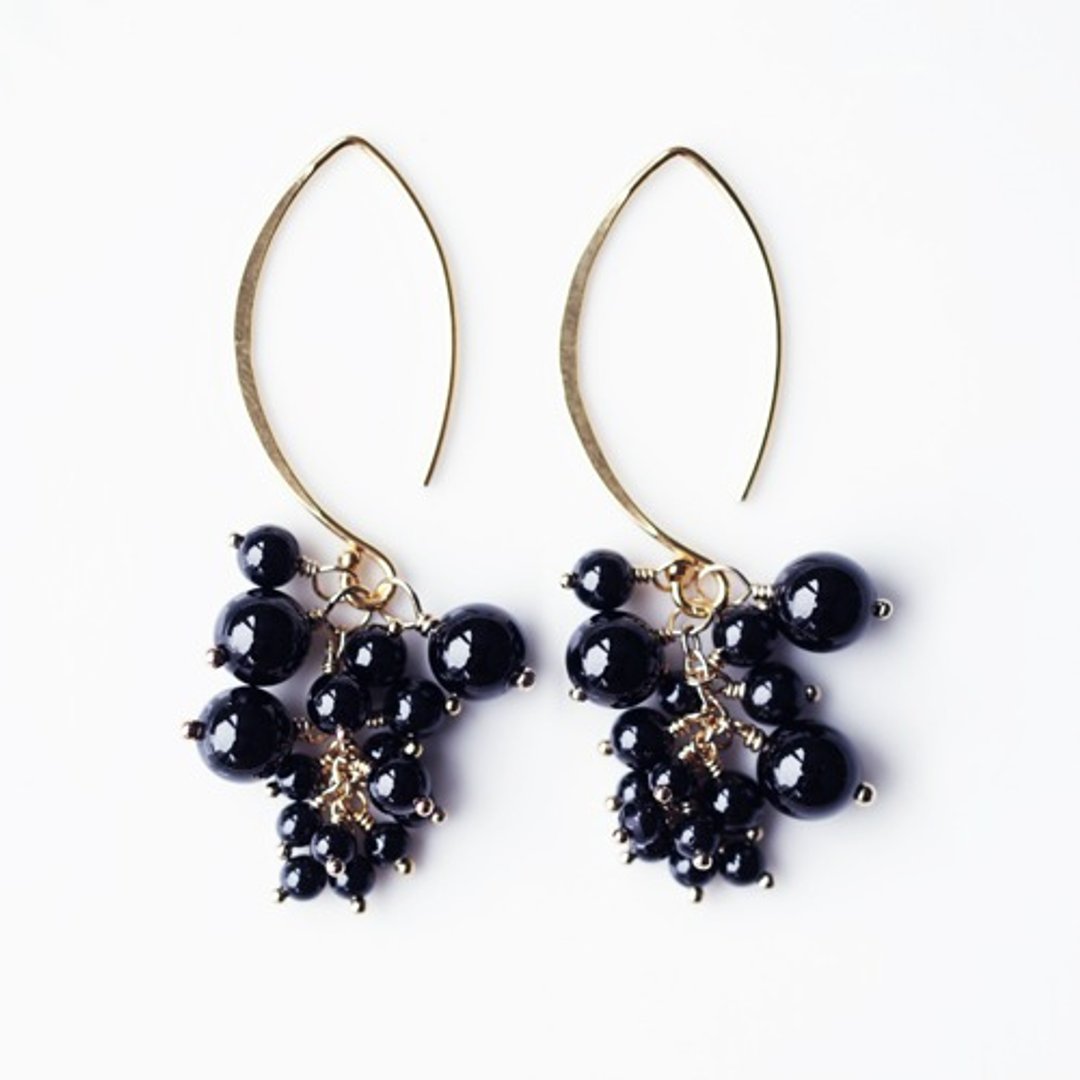 Black currant cluster earrings in black spinel Black currant - 耳环/耳夹 - 宝石 黑色