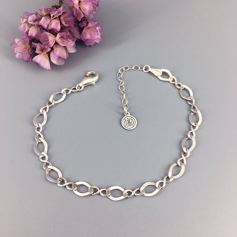 【绝版出清特惠】925纯银手链(轻中款)-无限扁链 flat chain - 手链/手环 - 纯银 银色