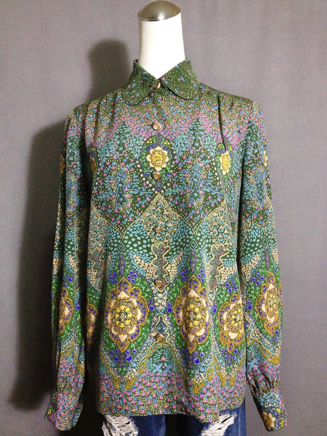 时候古着 [ 古董衬衫/ 秋香绿繁复图腾印花古董衬衫 ] 国外带回 VINTAGE - 女装衬衫 - 聚酯纤维 绿色