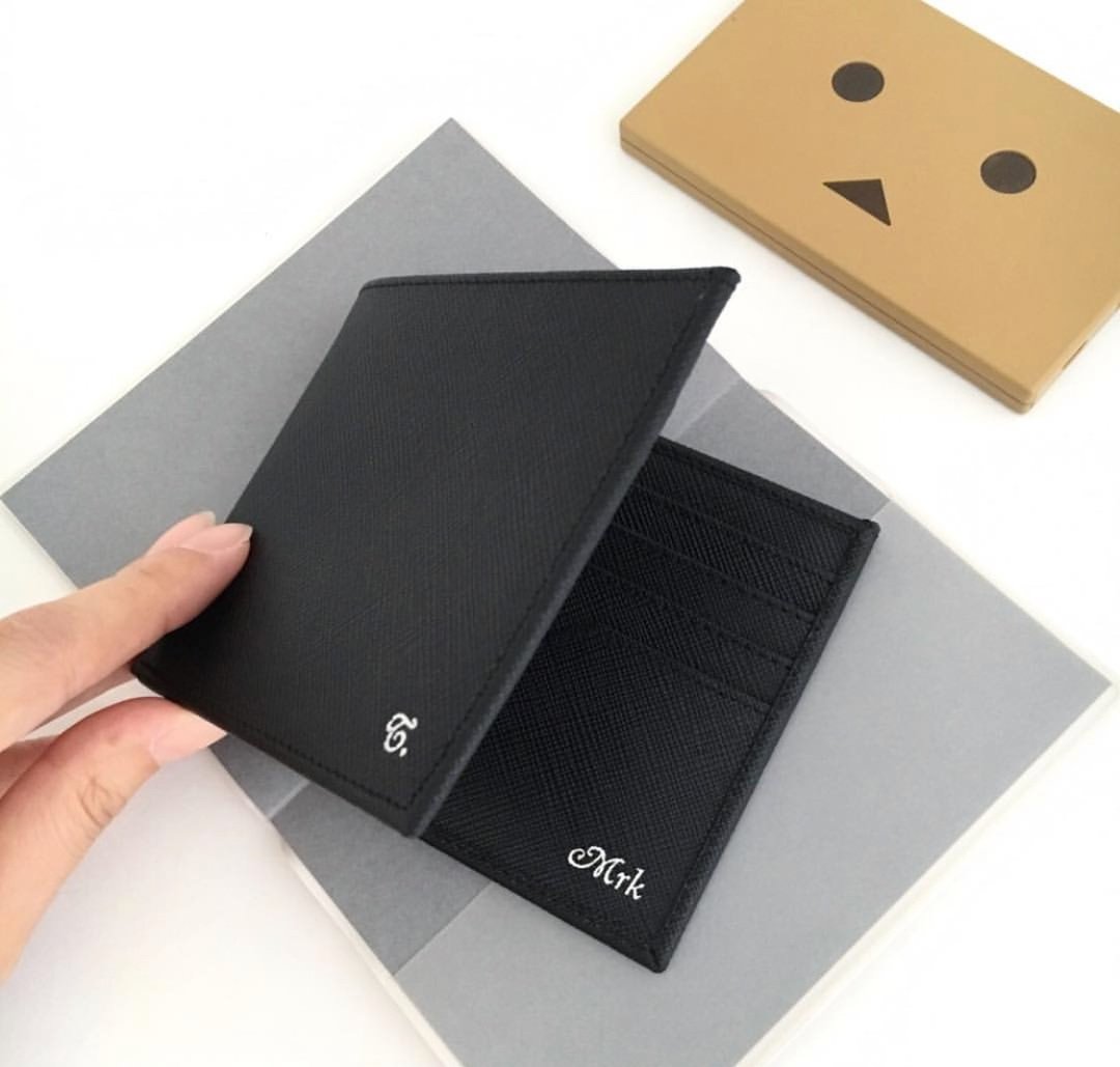 Personalized Leather Bi-fold Wallet - 皮夹/钱包 - 真皮 黑色