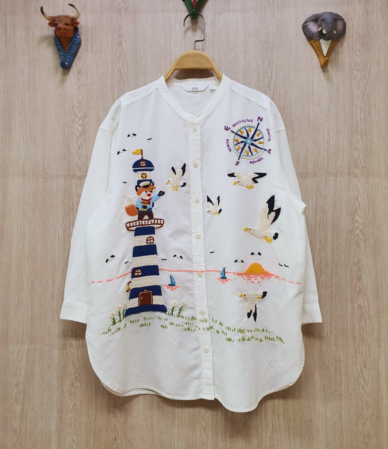 手工刺绣衬衫、亚麻、灯塔、狐狸、船、海洋、大海 - 女装上衣 - 绣线 白色