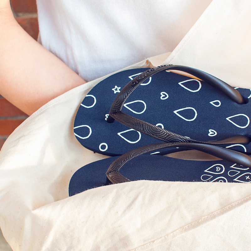 【暑假拖鞋1+1限定组合】两双一起带回家/海边雨天必备好朋友/暑假放轻松大礼/可指定不同尺寸/男女尺寸皆有/限时限量发行 - 女款休闲鞋 - 防水材质 多色