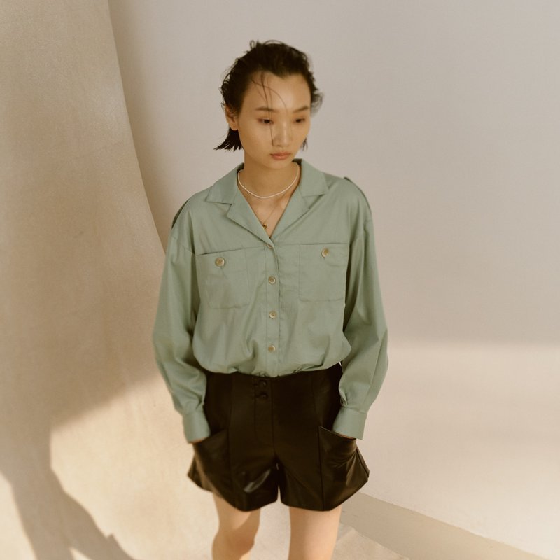 翻领口袋宽版剪裁军装风衬衫  鼠尾草绿 - 女装衬衫 - 其他材质 绿色