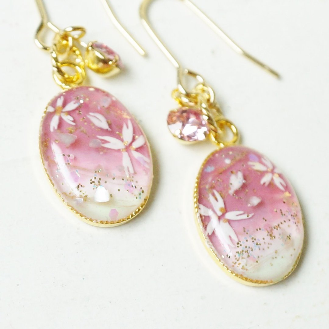 Hand-painted / Sakura and Swarovski earrings / Clip-On - 耳环/耳夹 - 其他金属 粉红色