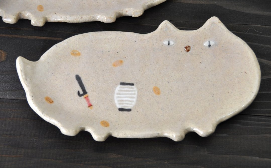 cat police plate 　Edo period - 花瓶/陶器 - 陶 白色