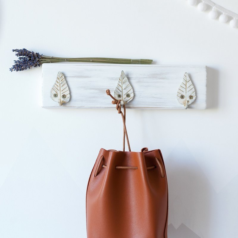 Rustic White Wall Clothes Rack from Natural Wood with Handmade Forged Hooks - 衣架/挂勾 - 木头 