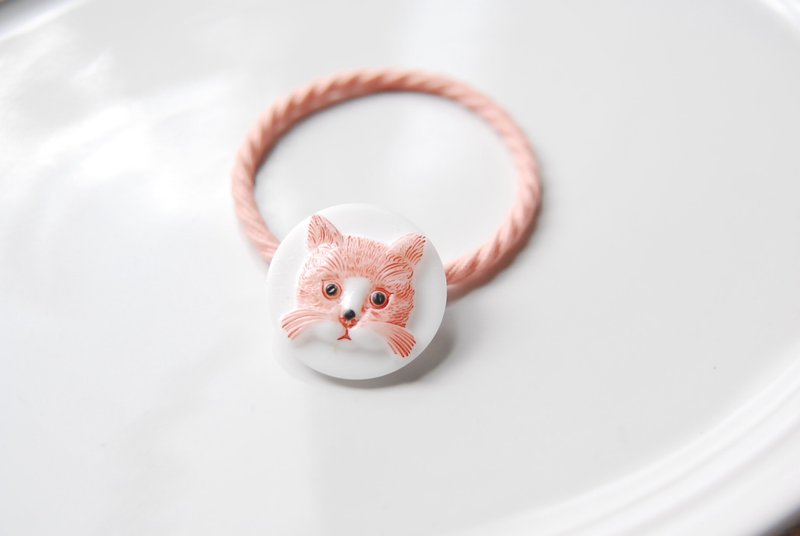 再次贩售 猫咪图案捷克玻璃钮扣发圈 象牙白x粉红 - 发饰 - 玻璃 粉红色