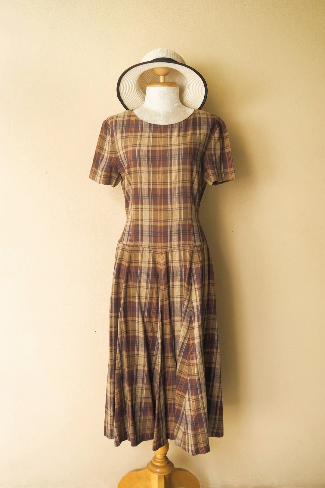 Vintage Dress Plaid woven fabric with drop waist princess skirt and big cute Bow - 洋装/连衣裙 - 聚酯纤维 咖啡色