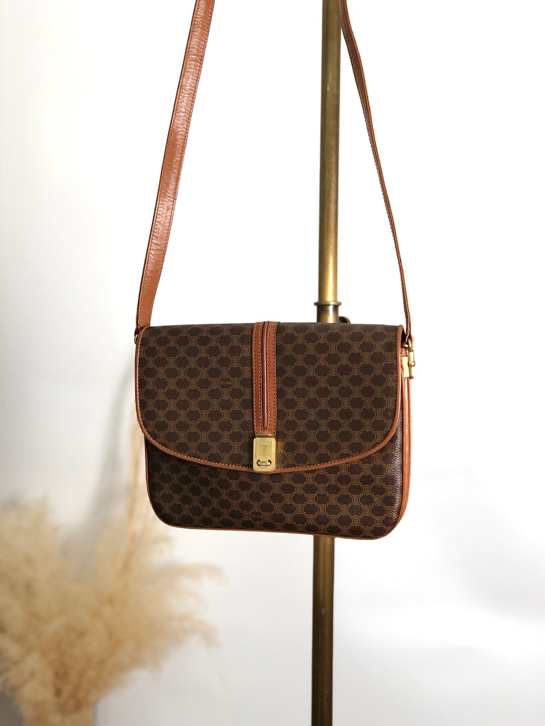 【 日本直送 名牌中古包 】CELINE  સલેને 马卡龙 侧背包 棕色 标志 PVC 皮革 vintage 古董 zskyr6 - 侧背包/斜挎包 - 防水材质 咖啡色