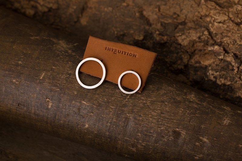 Circular 回圈 - 手工耳环(贴耳) Silver Earstuds - 耳环/耳夹 - 纯银 银色