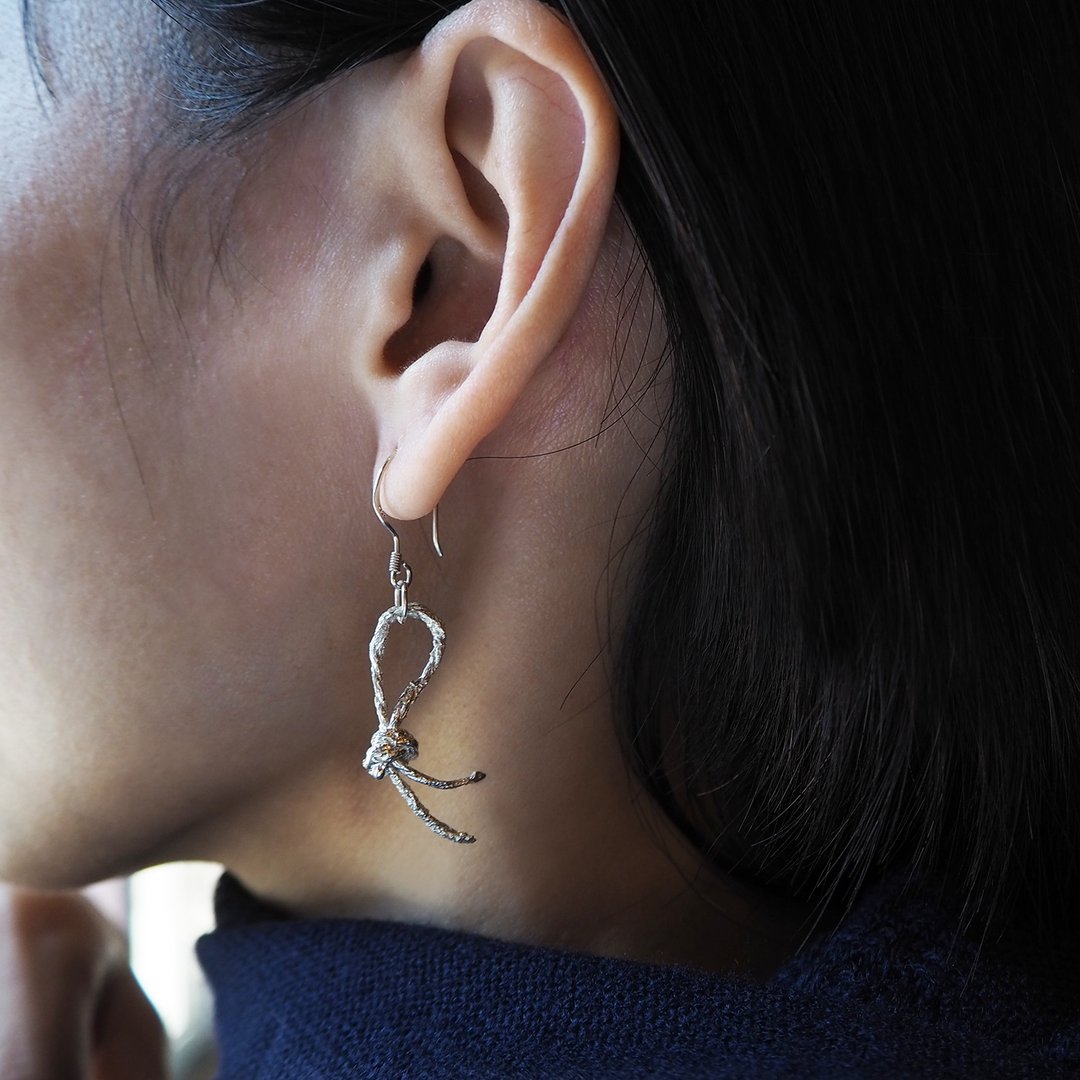 knot earring_结耳环 - 耳环/耳夹 - 银 银色