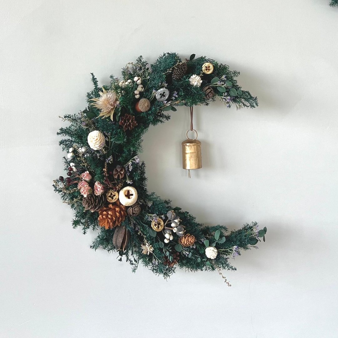 月亮形圣诞花圈・33 CM Moonlight Christmas Wreath - 干燥花/捧花 - 植物．花 