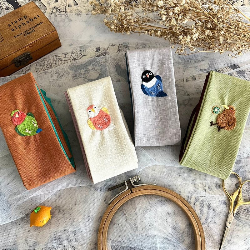 躺躺鹦鹉系列三双色蝴蝶结手刺绣发带 - 发带/发箍 - 绣线 多色