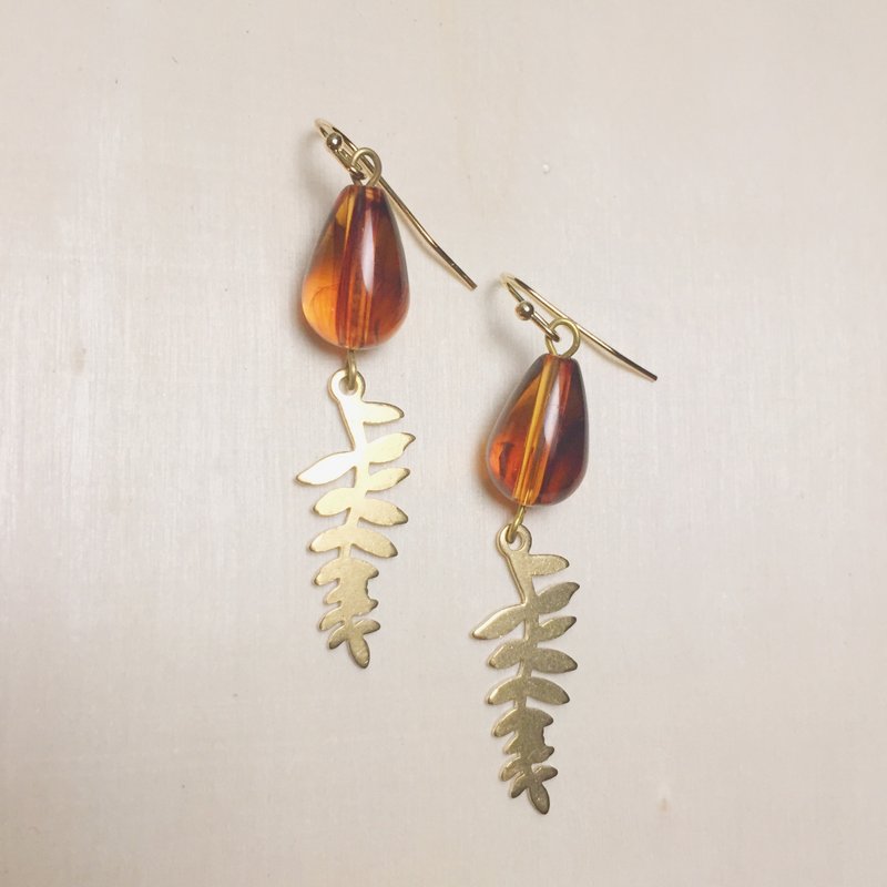 复古仿玳瑁水滴叶子耳环 - 耳环/耳夹 - 树脂 咖啡色