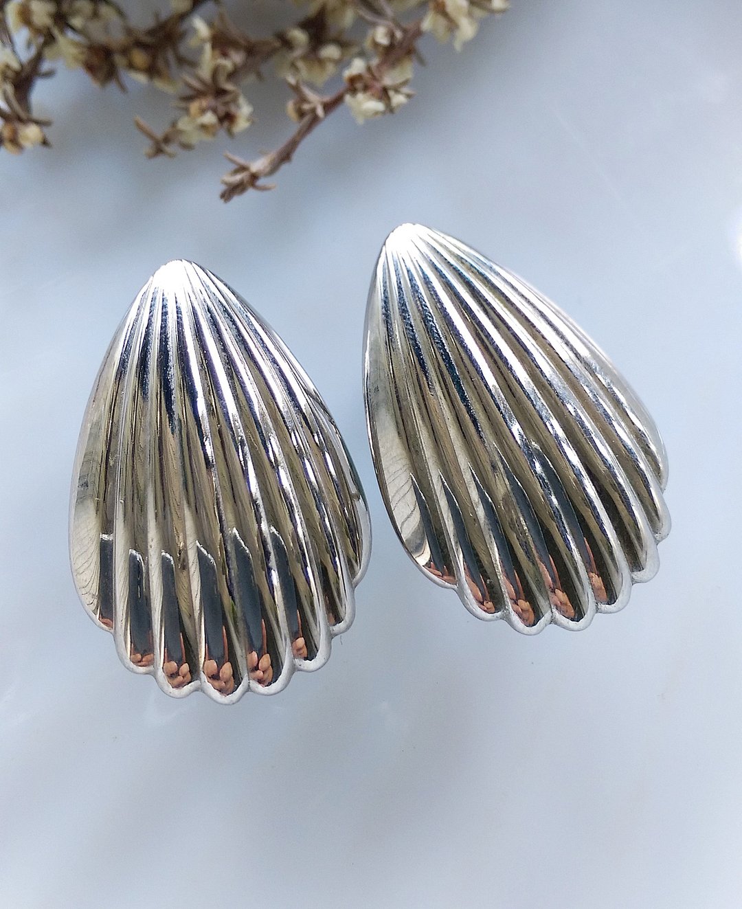 Vintage Jewelry 西洋古董饰品 银色调 玛德莲造型 贝壳 夹式耳环 - 耳环/耳夹 - 其他金属 金色