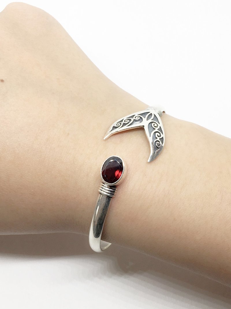 石榴石925纯银厚银雕花美人鱼手环手镯 尼泊尔手工镶嵌制作 - 手链/手环 - 宝石 红色
