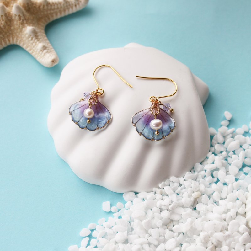 【贝壳珍珠耳环】 蓝紫色 手工贝壳造型 天然淡水珍珠  耳环/耳夹 - 耳环/耳夹 - 树脂 紫色