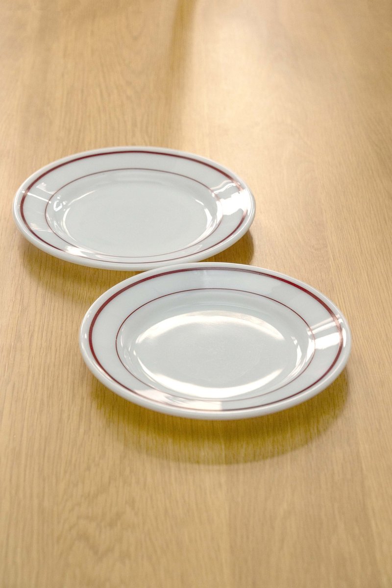 美国制PYREX 22.5厘米康宁玻璃餐盘 一组2件 中古品 台湾包邮 - 盘子/餐盘/盘架 - 琉璃 白色