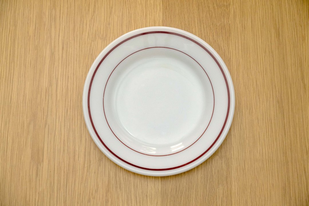 一组 2 件美国制 PYREX 22.5 厘米康宁玻璃餐盘 中古品 台湾包邮 - 盘子/餐盘/盘架 - 琉璃 白色