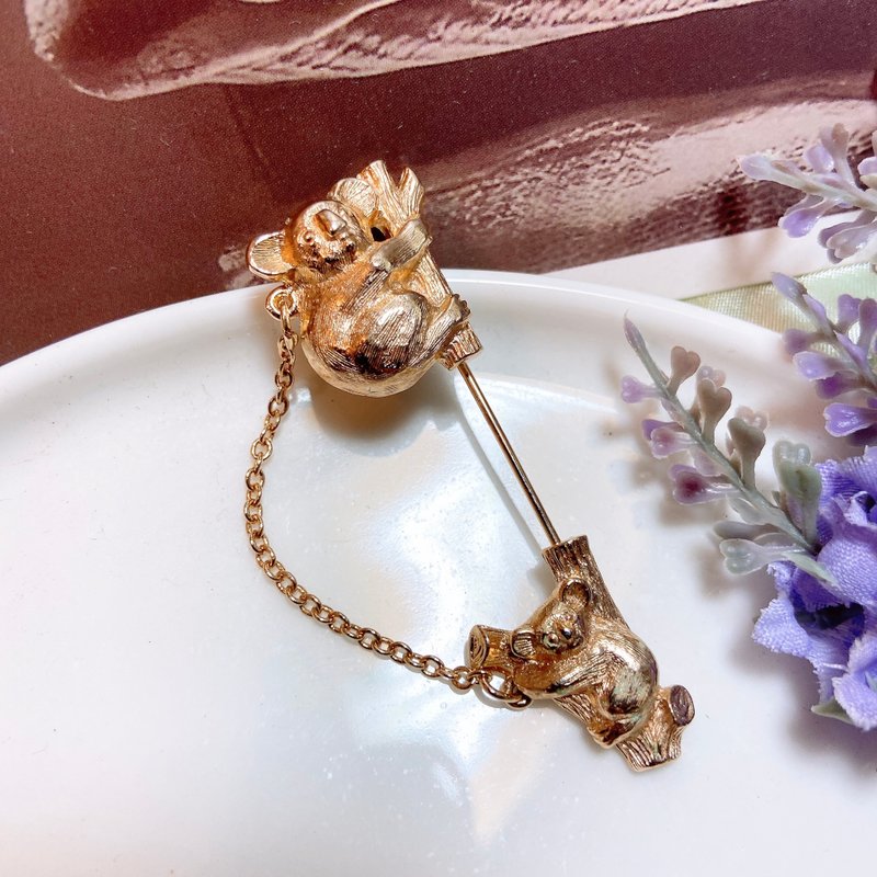 【西洋古董饰品】稀有沙金两只澳洲无尾熊掐丝树 帽针胸针胸章 - 胸针 - 贵金属 金色
