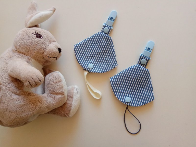 【5日内出货】蓝线条 二合一奶嘴夹  奶嘴防尘套+奶嘴夹  双重 - 满月礼盒 - 棉．麻 蓝色