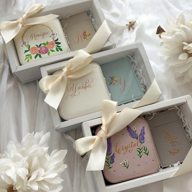 自订姓名 旅行皮革首饰盒及便携随身镜 手工手绘 任选礼盒 - 彩妆刷具/镜子/梳子 - 人造皮革 多色