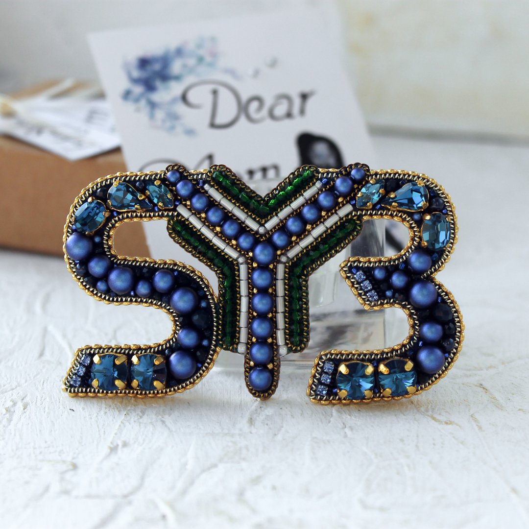 Custom Beaded Initial Brooch.Embroidered Letter Brooch.Name Pin.Customized Gift - 胸针 - 珍珠 多色