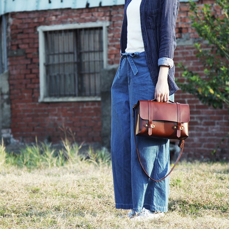 真皮邮差包 iPad 平板 书本 斜背手提 轻量随身 植鞣革手工皮件 - 侧背包/斜挎包 - 真皮 