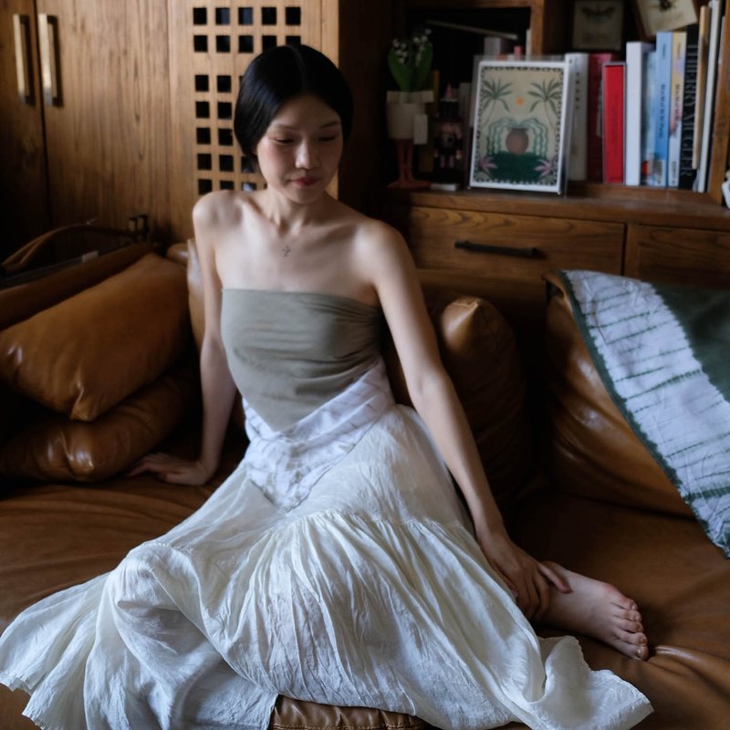 卡其色扎染三角巾小可爱披肩 手工纯棉棉绸方巾丝巾围巾抹胸头巾 - 丝巾 - 棉．麻 卡其色