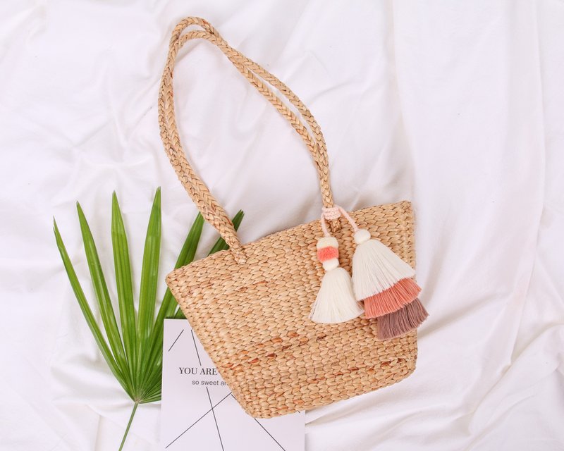 Tote,  Straw Bag, Shoulder Basket Bag, Beach Bag Tassel Keychain, Summer Handbag - 手提包/手提袋 - 其他材质 咖啡色