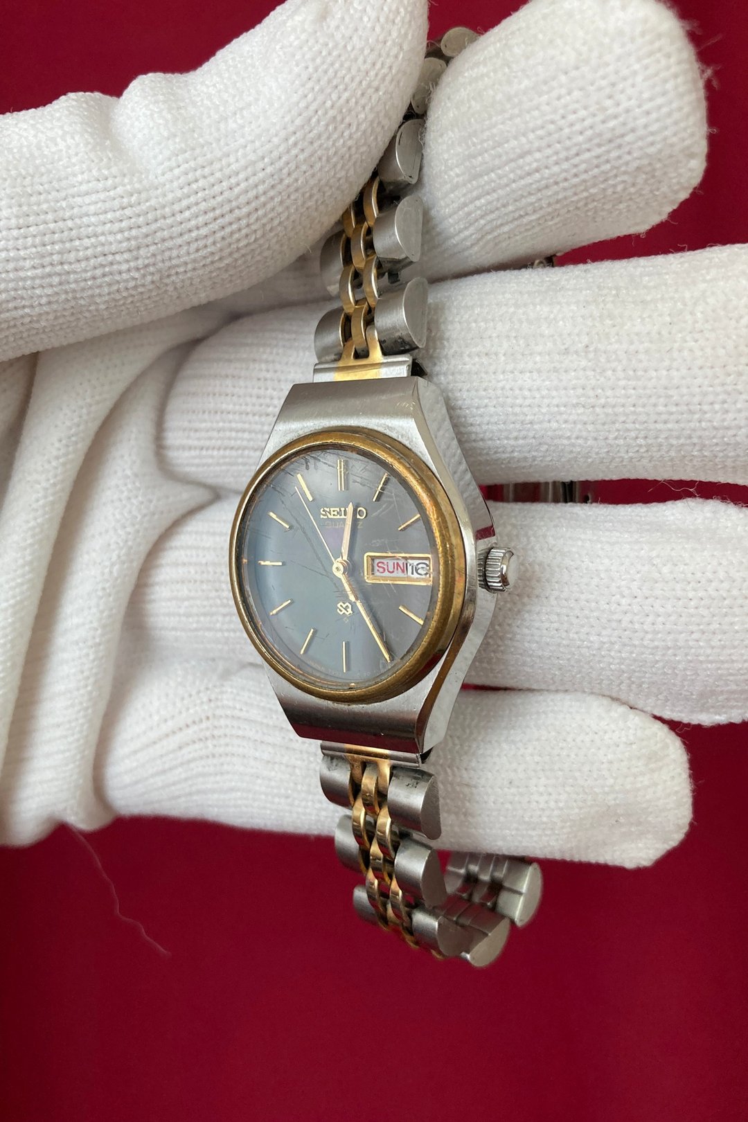 SEIKO 金属灰银表盘 星期日期格 银表壳 双色不锈钢表带 古董表 - 女表 - 其他材质 银色