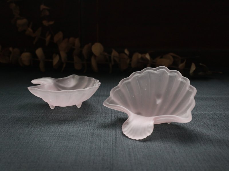 早期粉色贝壳皿 (餐具/旧货/老物/喷砂/玻璃/小碟/首饰/粉红) - 浅碟/小碟子 - 玻璃 粉红色