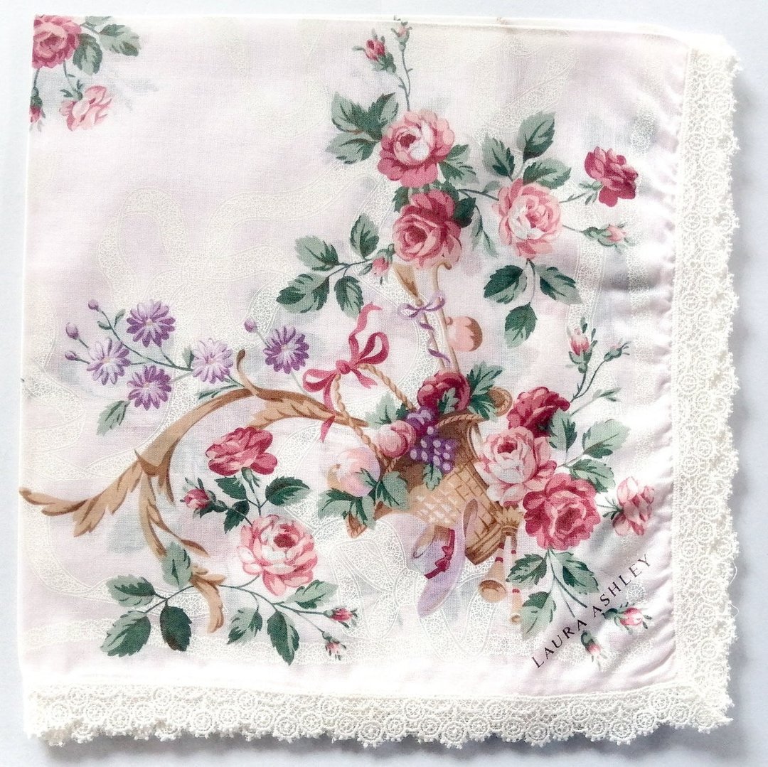 Laura Ashley 复古手帕 花卉蕾丝 18 x 17.5 英寸 - 手帕/方巾 - 棉 粉红色