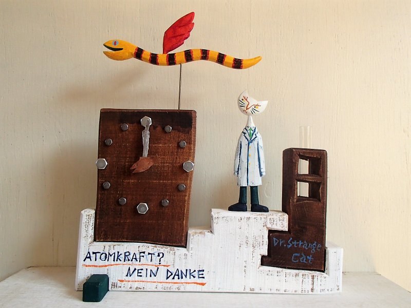Dr. Strange Cat Clock (yellow) - 时钟/闹钟 - 木头 白色
