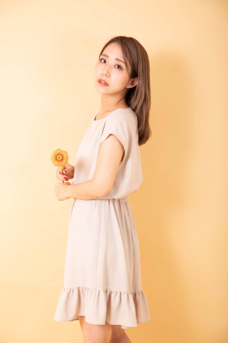 日本制 仿亚麻法式袖洋装 米色 - 洋装/连衣裙 - 其他人造纤维 卡其色