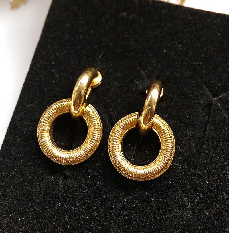 【西洋古董饰品/年代老件】1960's  Chr. Dior金属简单 夹式耳环 - 耳环/耳夹 - 其他金属 金色