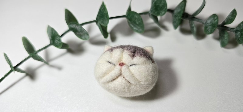 羊毛毡睡觉小猫咪别针现货限量扁脸猫白灰款 - 徽章/别针 - 羊毛 白色