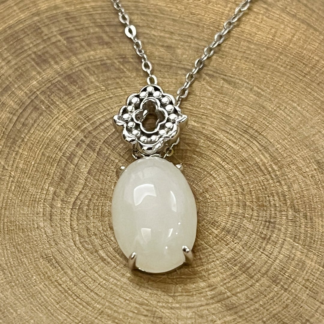 喜结珠蒂 玉 坠子 天然白玉 10x14 mm A货 项链 925 纯银 礼物 - 项链 - 玉石 白色