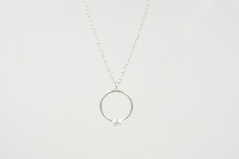 圆圈珍珠项链 - 项链 - 其他金属 