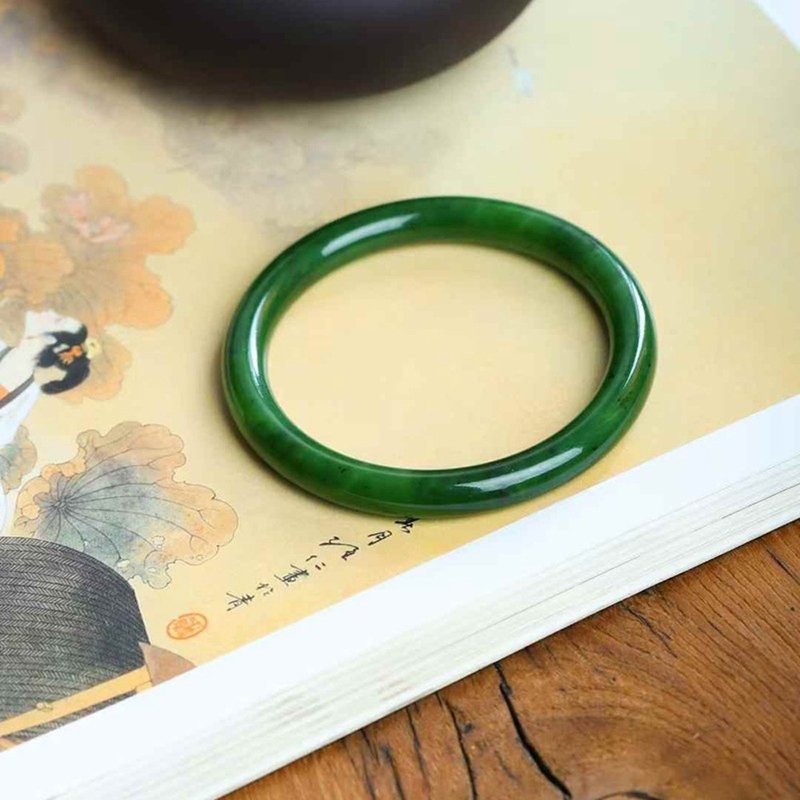 天然新疆和田玉俄料碧玉老料微黑点女款圆条镯碧玉手镯 - 手链/手环 - 玉石 绿色