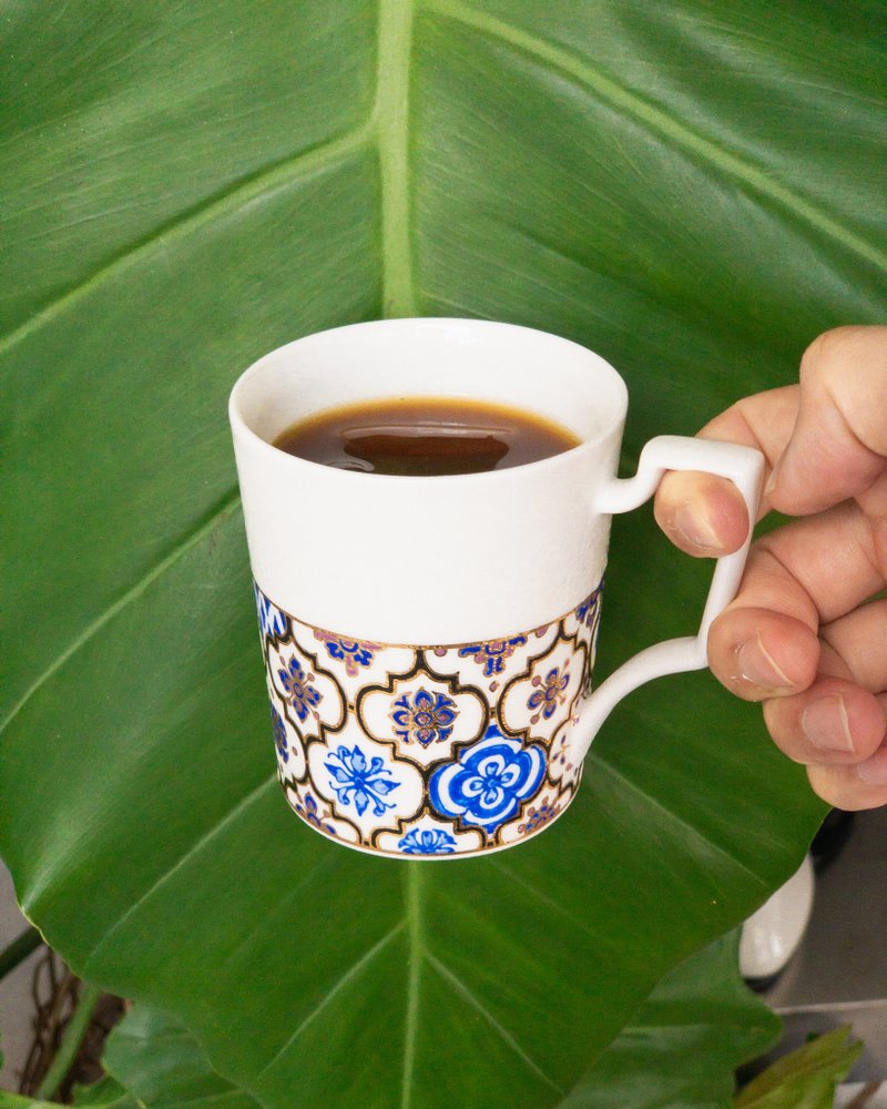 【纯金手绘骨瓷杯 / 织金彩骨瓷马克杯300ml】釉上彩皇家花卉图腾 - 咖啡杯/马克杯 - 瓷 白色