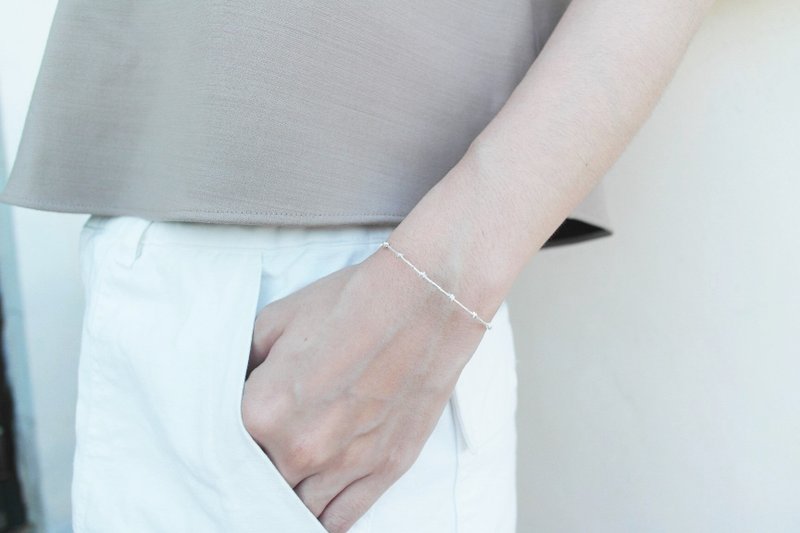 《经典系列》 迷你银花圈 纯银极细手链 - 手链/手环 - 宝石 